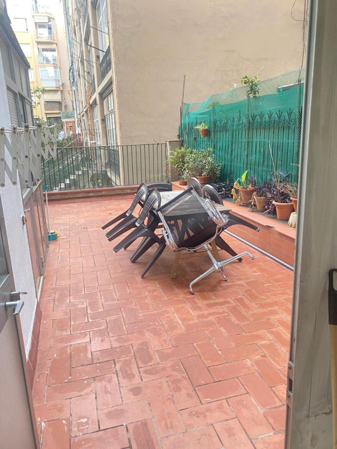 Piso Y Patio Appartamento Barcellona Esterno foto