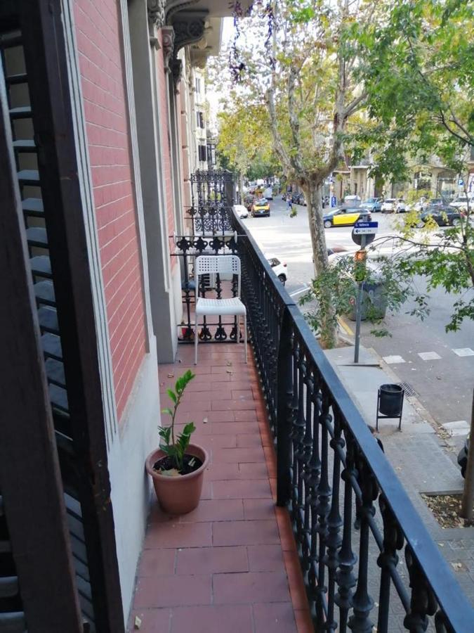 Piso Y Patio Appartamento Barcellona Esterno foto
